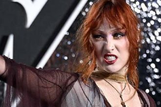 Chappell Roan claps back at rude photographer on VMAs red carpet: Watch