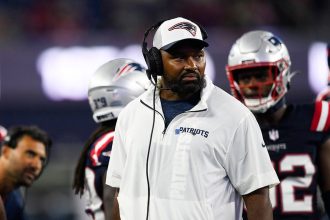 Jerod Mayo on sideline